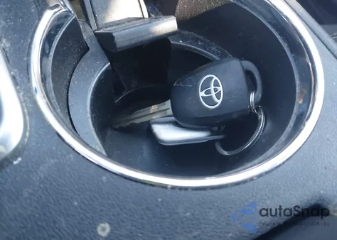 2019 Toyota Highlander Le Plus z USA, uszkodzony, nr VIN 5TDBZRFH0KS991569